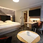 Hotel Seeblick 3*