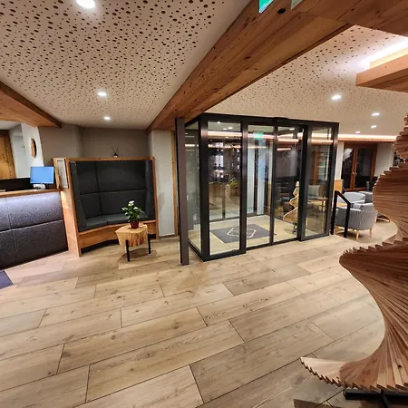 Seeblick Hotel 3*