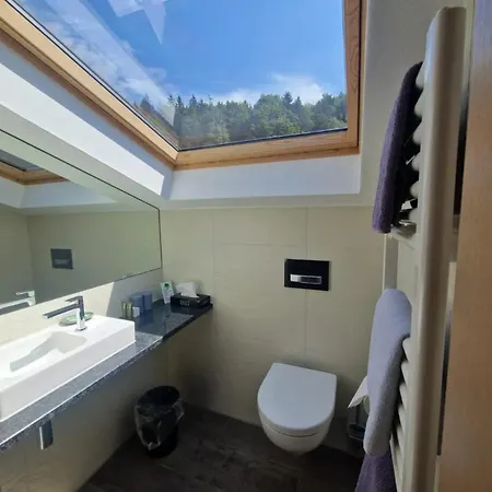 Seeblick Hotel 3*