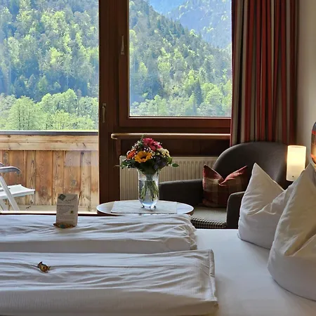 Hotel Seeblick 3*
